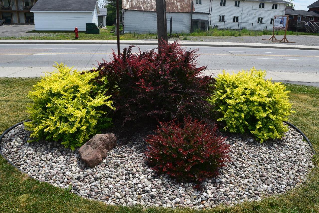 Knights Inn Arnprior Zewnętrze zdjęcie