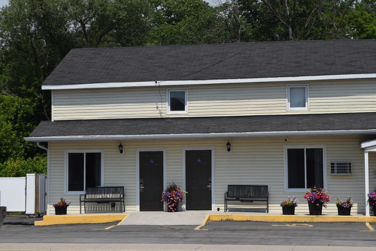 Knights Inn Arnprior Zewnętrze zdjęcie