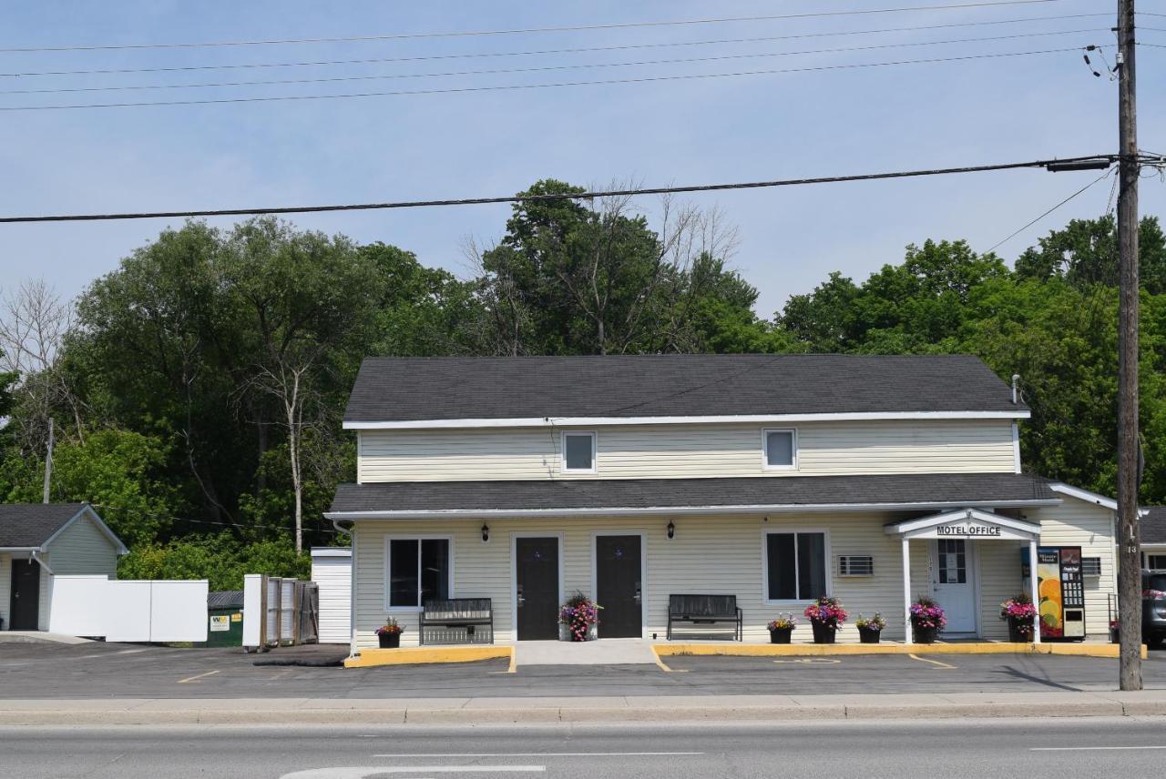 Knights Inn Arnprior Zewnętrze zdjęcie