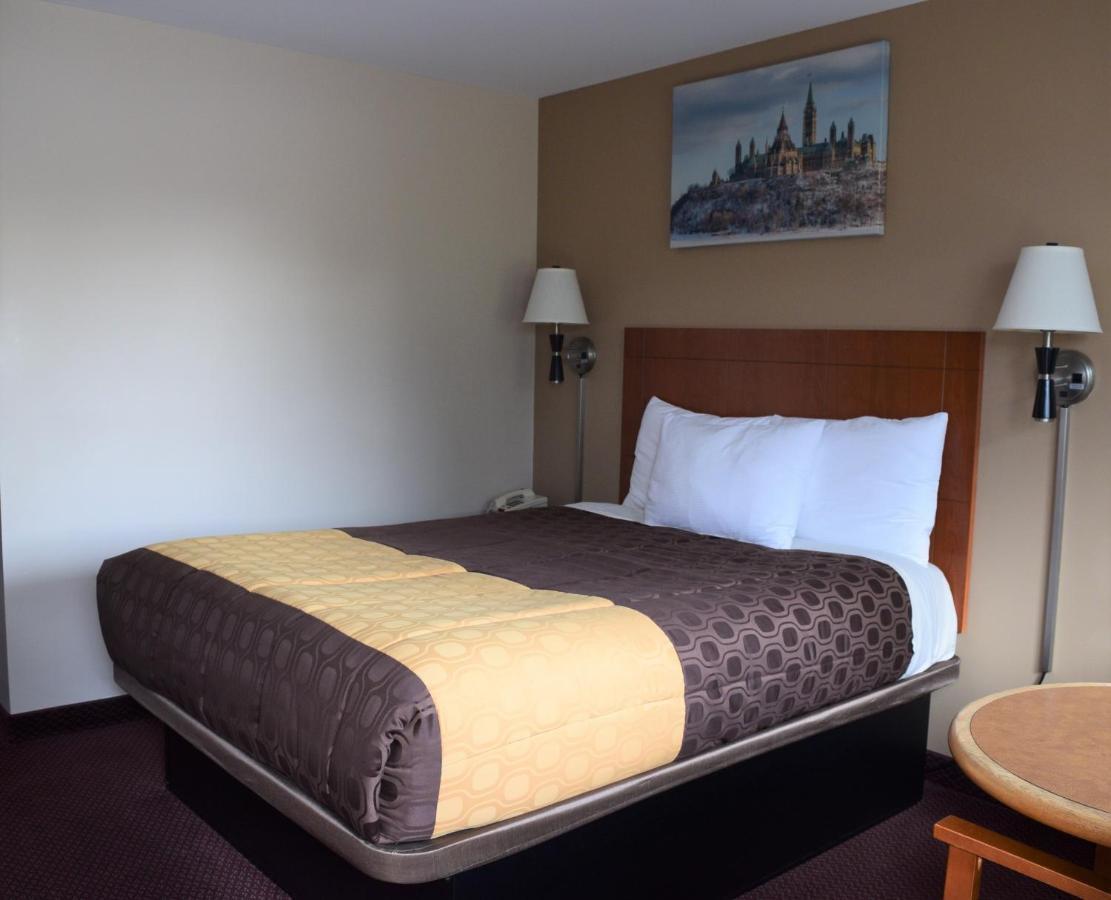 Knights Inn Arnprior Zewnętrze zdjęcie