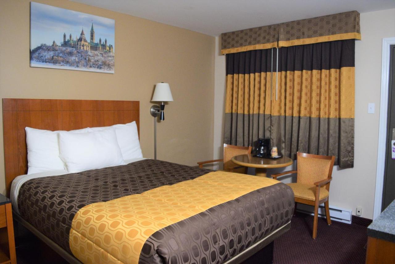 Knights Inn Arnprior Zewnętrze zdjęcie