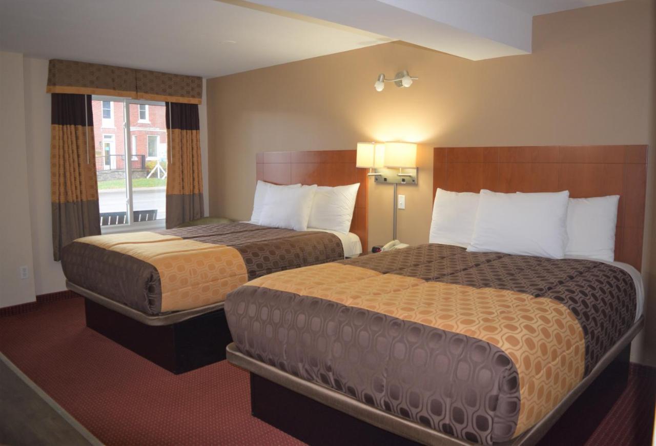 Knights Inn Arnprior Zewnętrze zdjęcie