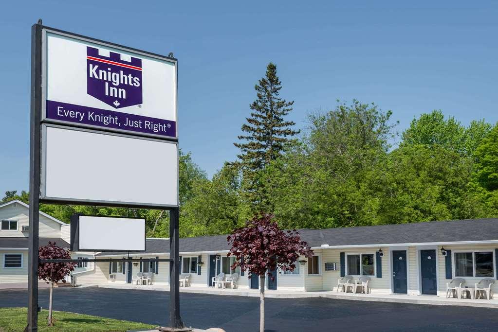 Knights Inn Arnprior Zewnętrze zdjęcie