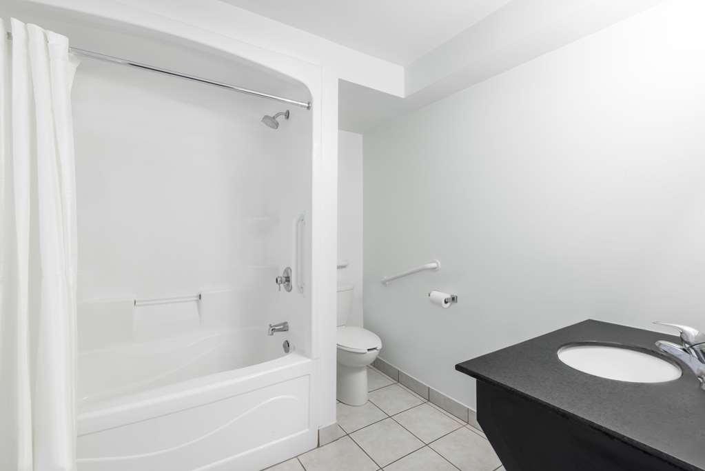 Knights Inn Arnprior Zewnętrze zdjęcie