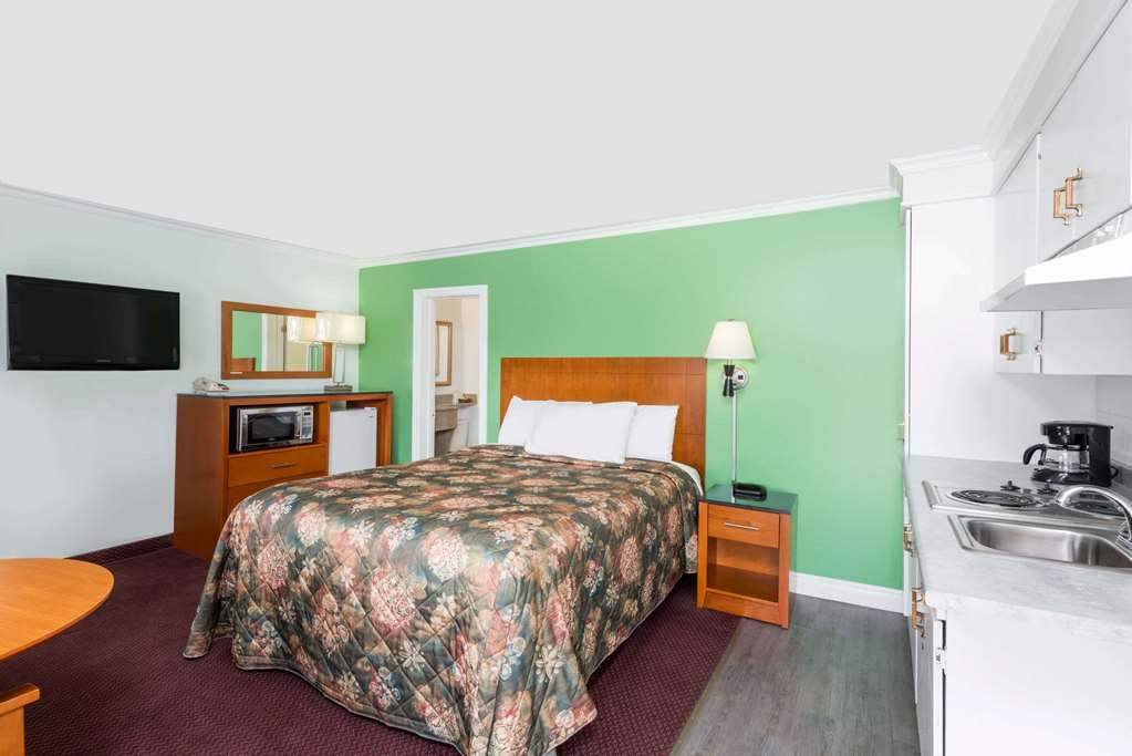 Knights Inn Arnprior Pokój zdjęcie