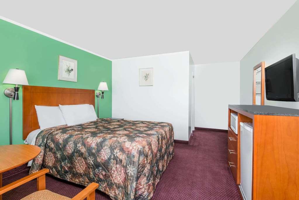 Knights Inn Arnprior Pokój zdjęcie