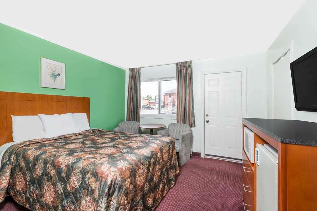 Knights Inn Arnprior Pokój zdjęcie